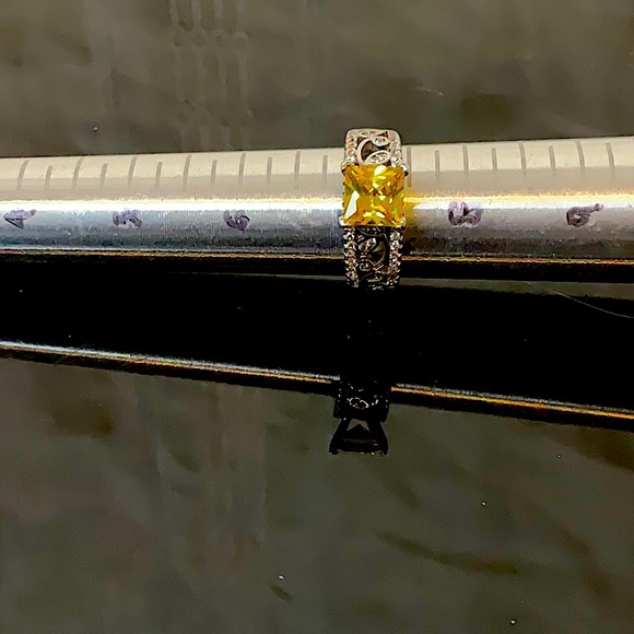 Vtg. (1975) Sterling Silver Ring With 5ctw Citrine Natural Gemstone. Size 7 - Picture 7 of 7